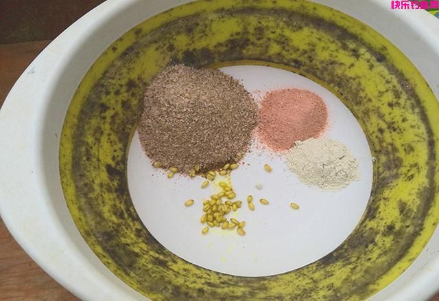 分享3套黑坑钓鱼饵料配方，用到的钓友拿走不谢(图2)