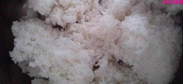 老钓友不愿透漏的3款天然饵料配方,5分钟看完,钓鱼经常爆护!(图3) 老钓友不愿透漏的3款天然饵料配方,5分钟看完,钓鱼经常爆护!(图3)