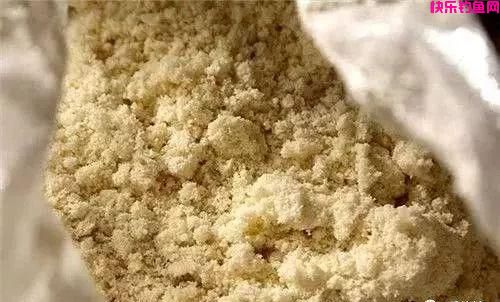 太牛了！民间高手钓鲫鱼3大饵料配方，用了7年屡试不爽！(图2)