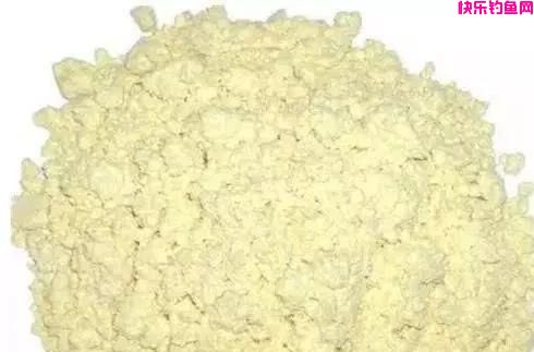 太牛了！民间高手钓鲫鱼3大饵料配方，用了7年屡试不爽！(图3)