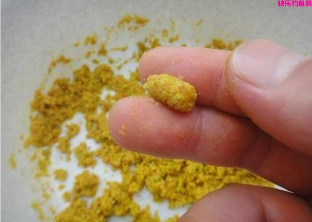 钓鱼选饵并不难，带上这几种饵料，去哪儿钓鱼都有效！(图2)