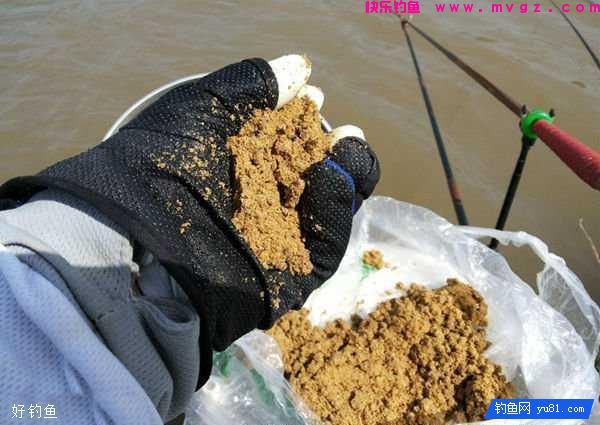 野钓鲫鱼难上钩?教你一个简单小窍门(图2) 野钓鲫鱼难上钩?教你一个简单小窍门(图2)