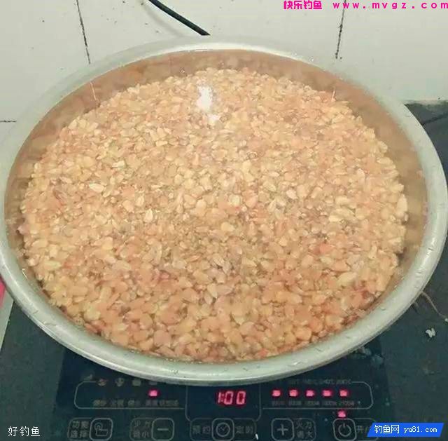 钓鲤鱼鲫鱼的窝料制作方法(图2) 钓鲤鱼鲫鱼的窝料制作方法(图2)
