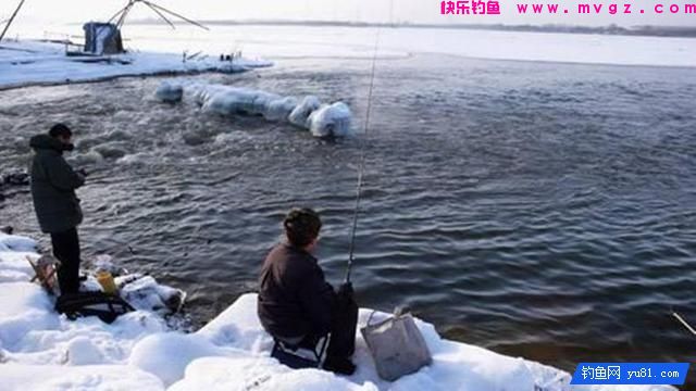 冬季钓鱼先找鲫鱼窝，准能上大鲫！钓友们赶紧收藏(图2)