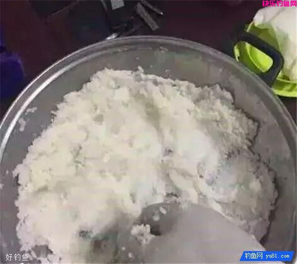 冬天黑坑和野钓的杀手级饵料—血饵(图2)