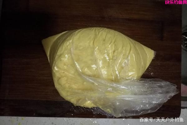素饵之王，玉米饵料的8种配方，夏季野钓大鱼必备饵料！(图4)