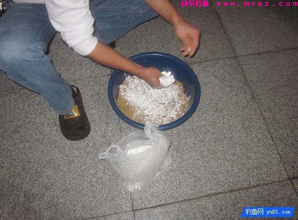 自制红薯钓鲤鱼和草鱼的爆炸钩饵料配方(图8)