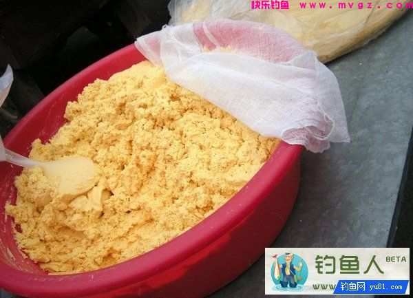 垂钓草鱼饵料窝料实战配方（芦苇麸皮玉米面）(图5)
