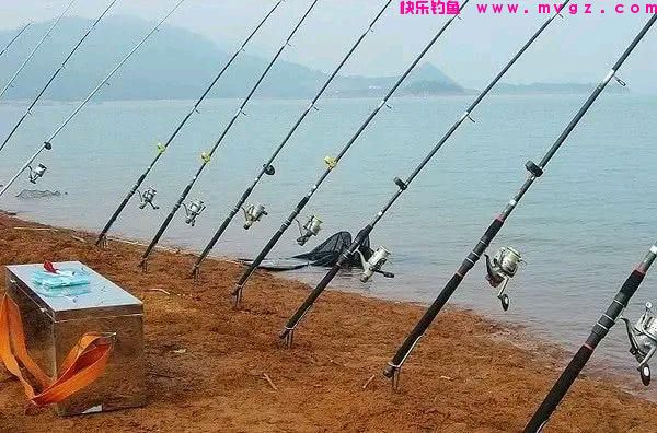 野钓草鱼草鱼并不难，几种简单的钓法即可轻松钓获(图4)