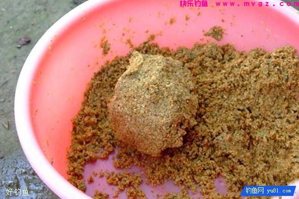 鲫鱼鲤鱼饵料配方分享，冬天商品饵也能爆护(图3)
