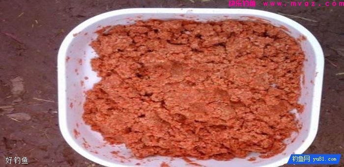 入冬前钓鲤鱼，用饵的小窍门(图2)