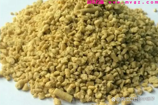 夏钓鲤鱼，这三款饵料效果比商品饵好的多，用它打窝诱鱼效果翻倍(图6)