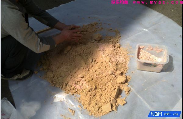 自制商品鲢鳙饵料配方(啤酒发酵)图文介绍(图3) 自制商品鲢鳙饵料配方(啤酒发酵)图文介绍(图3)