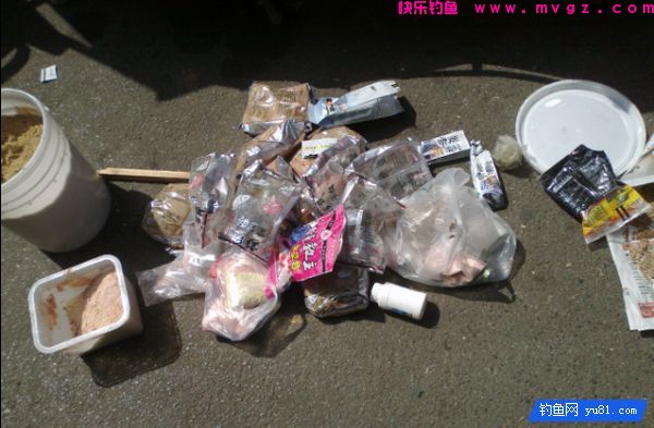 自制商品鲢鳙饵料配方(啤酒发酵)图文介绍(图1) 自制商品鲢鳙饵料配方(啤酒发酵)图文介绍(图1)