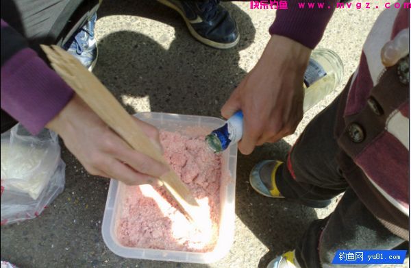 自制商品鲢鳙饵料配方(啤酒发酵)图文介绍(图6) 自制商品鲢鳙饵料配方(啤酒发酵)图文介绍(图6)