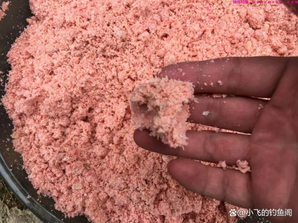 钓鲢鳙该不该打窝？这2种方法都可以，关键在于饵料状态的调整(图4)