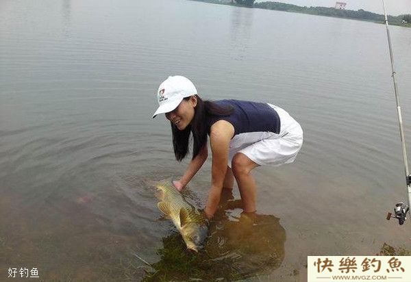 冬季水库野钓鲤鱼的技巧(图1)