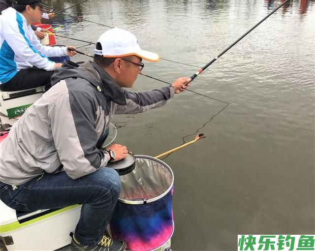 黑坑钓鲫鱼5大“爆护”技巧（强烈推荐）(图1)
