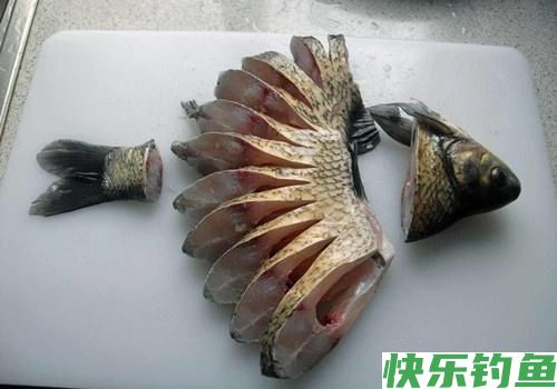 鳊鱼是我见过最好钓的鱼,一钓一箩筐!不要告诉我你还没钓过鳊鱼(图7) 鳊鱼是我见过最好钓的鱼,一钓一箩筐!不要告诉我你还没钓过鳊鱼(图7)