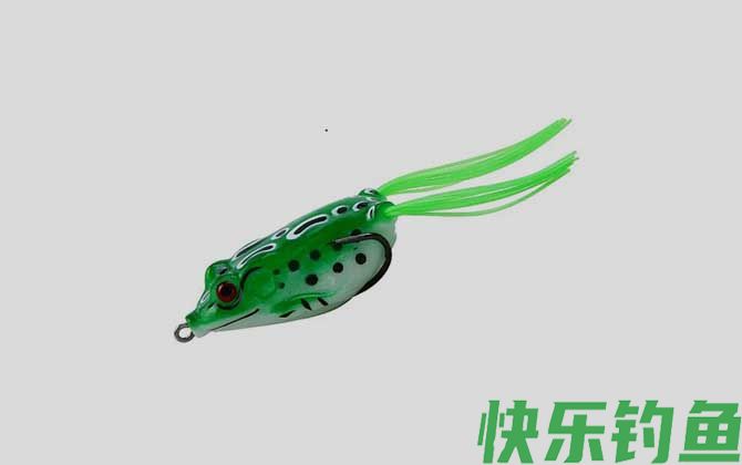 钓黑鱼用雷蛙好用软虫好？(图3)