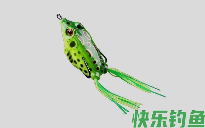 钓黑鱼用雷蛙好用软虫好？(图2)