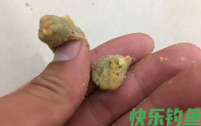 搓饵钓鲤鱼调几钓几最好？(图1)